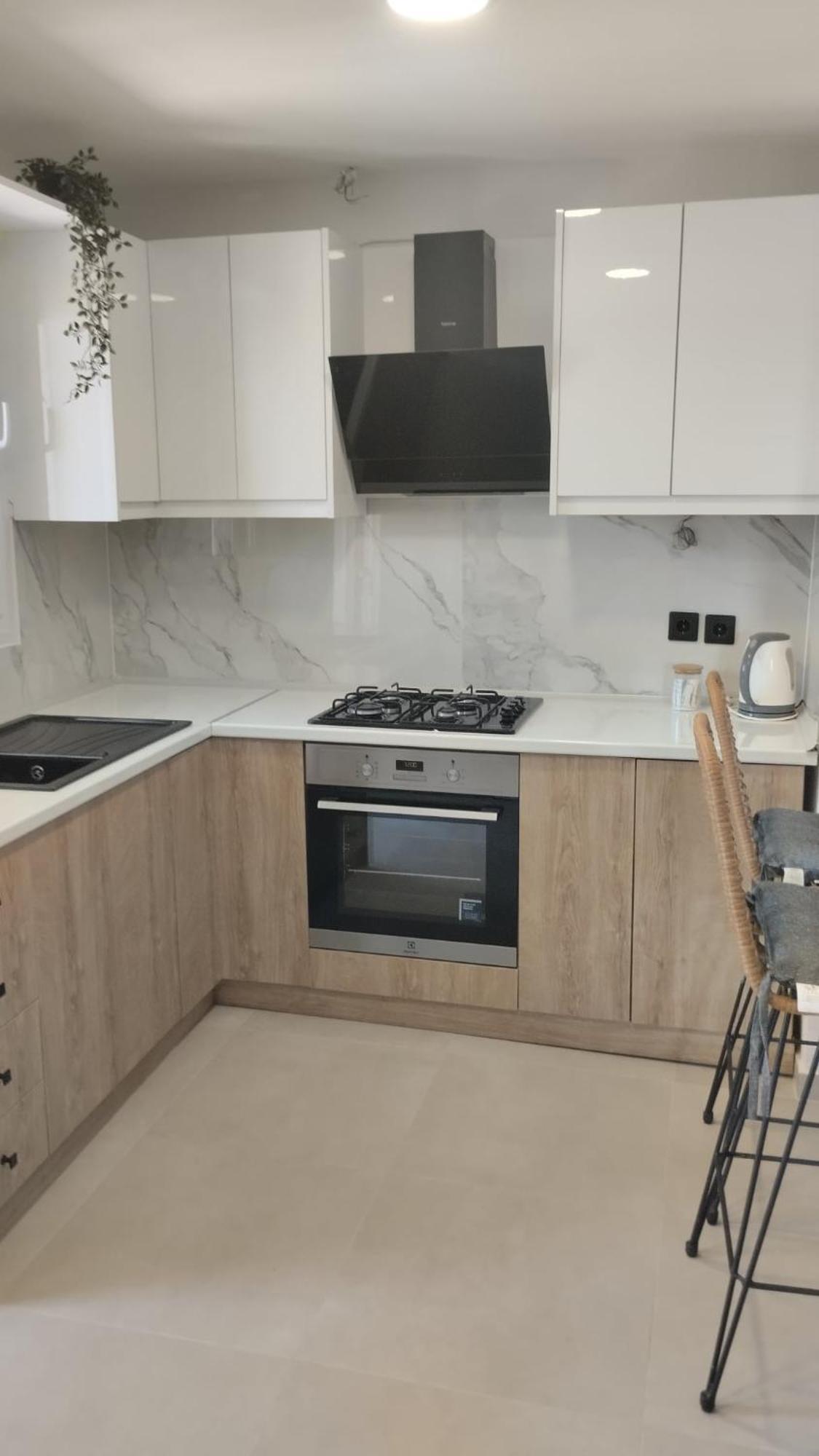 Apartament Inas 2 *